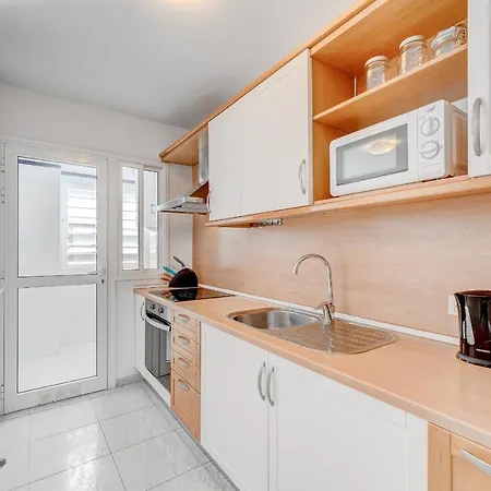 Appartement 100m To A Spacious Apartm
