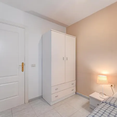 Lägenhet 100m To A Spacious Apartm *