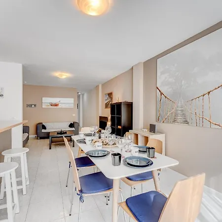 100m To A Spacious Apartm Apartament *