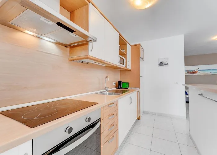 100m To A Spacious Apartm Playa de San Juan