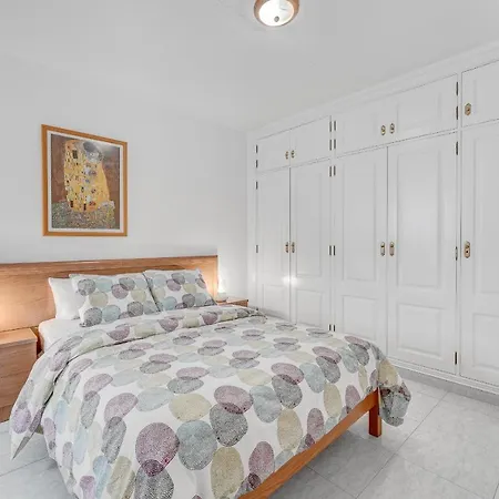 100m To A Spacious Apartm * 圣胡安海滩