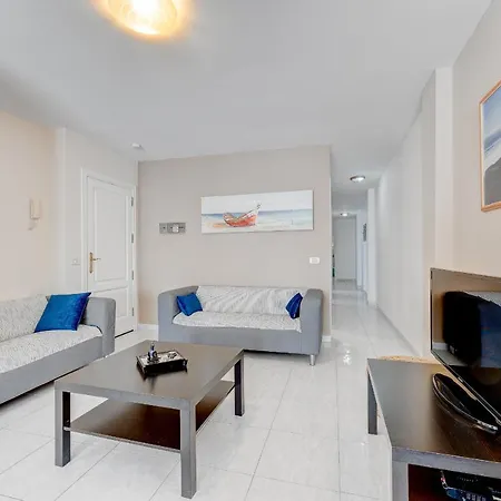 Lägenhet 100m To A Spacious Apartm *