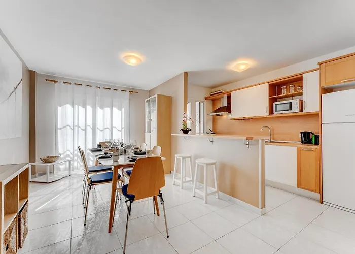 100m To A Spacious Apartm * 圣胡安海滩